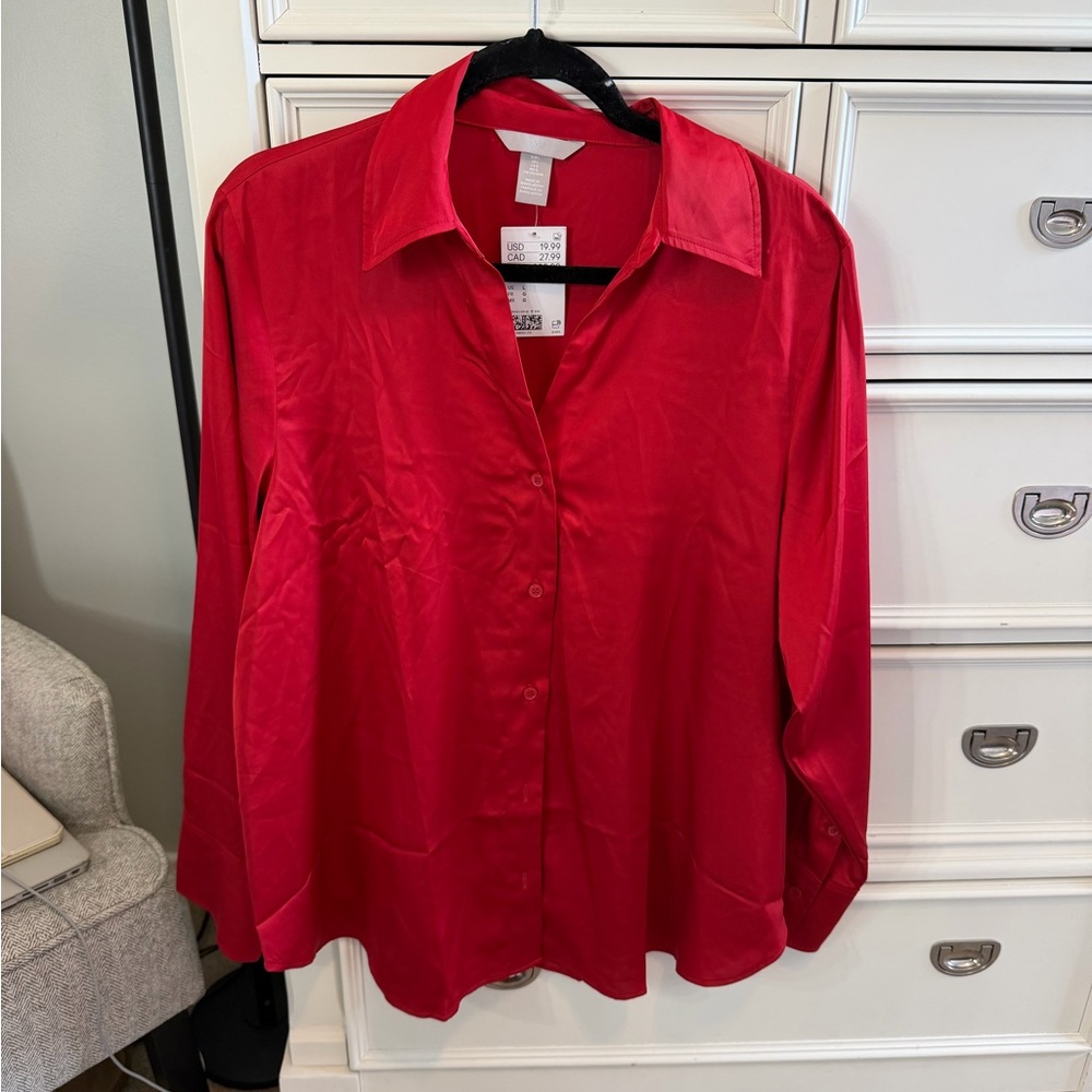 H&m red satin top